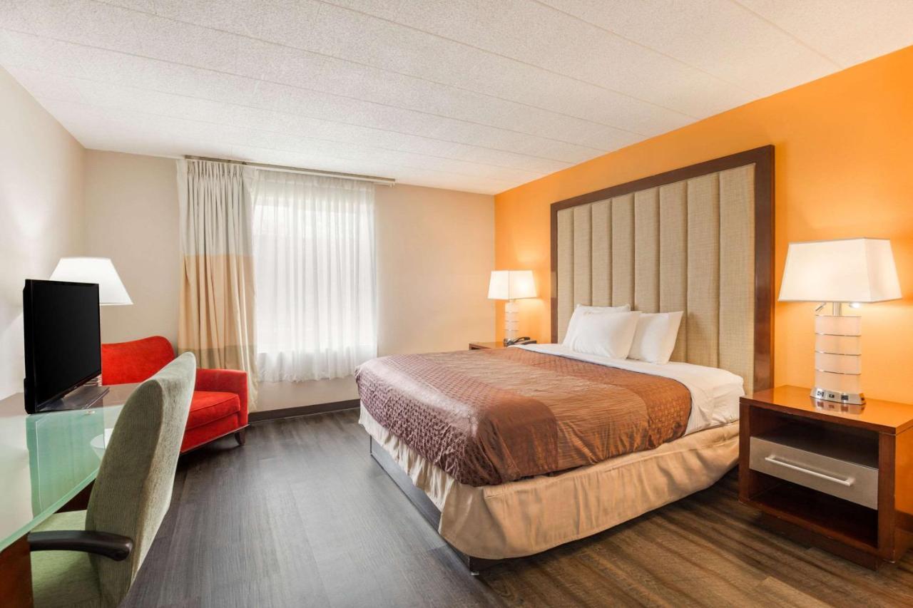 Fairmount Inn & Suites - Stroudsburg, Poconos Delaware Water Gap Bagian luar foto